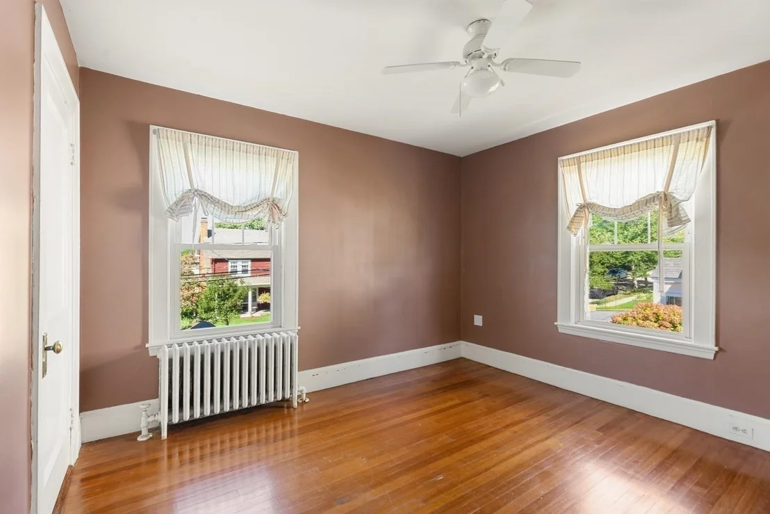 Photo of 85 Robbins Rd