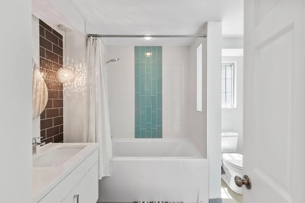 Photo of 10 Wolcott St