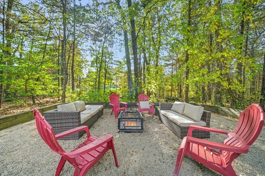 Photo of 6 Bittersweet Ln