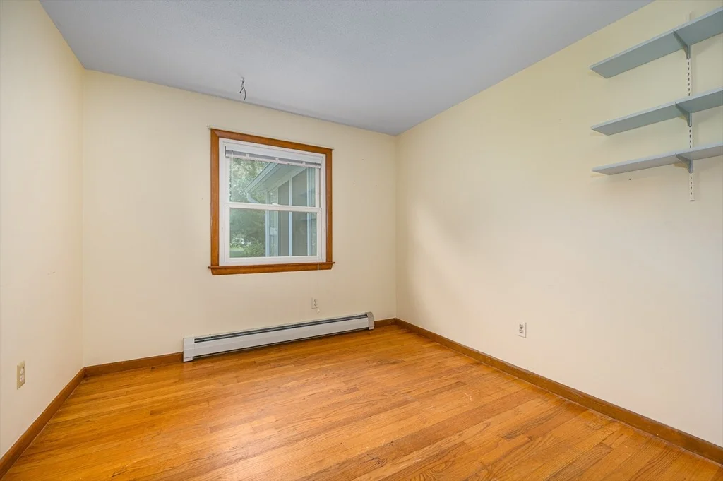 Photo of 124 Pondview Dr