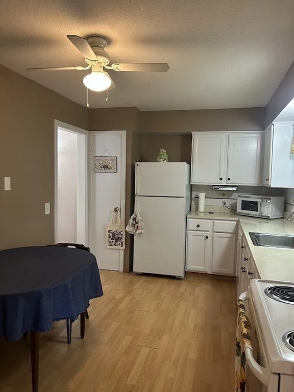 Photo of Unit 1385 at 1385 Pendleton Avenue