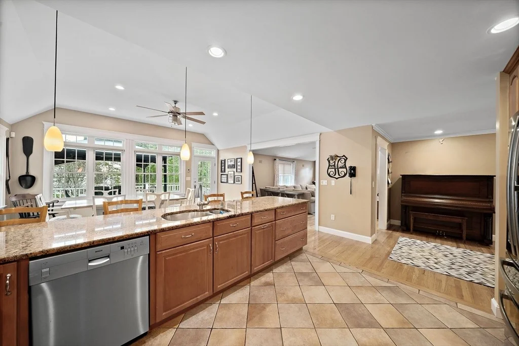 Photo of 146 Eleanor Dr
