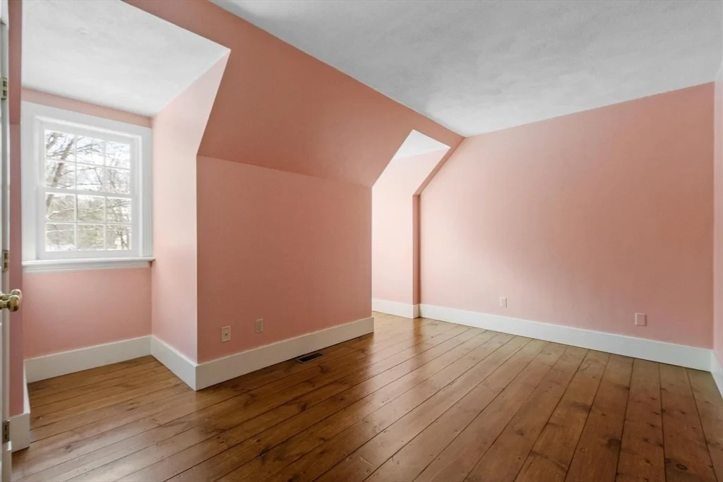 Photo of 23 Tahanto Trail