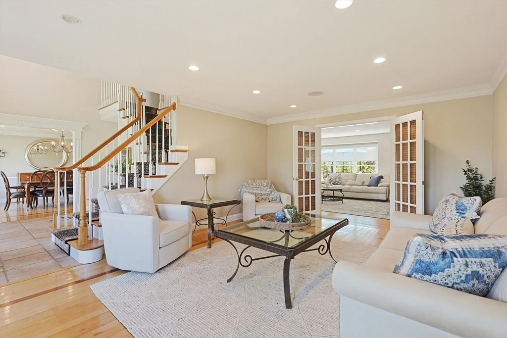 Photo of 8 Weyman Ln