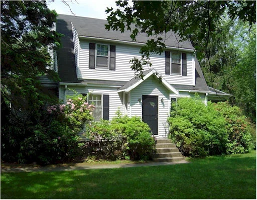 Photo of 399 Dedham Ave