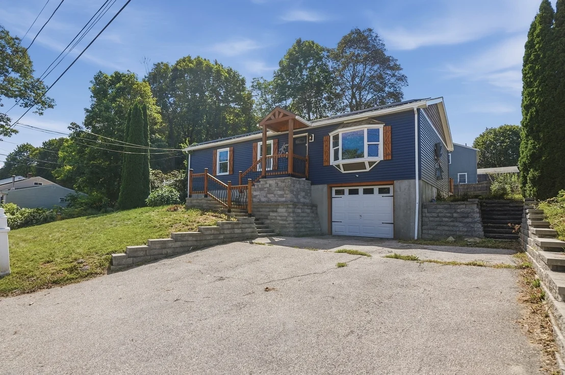 Photo of 65 Paris Avenue
