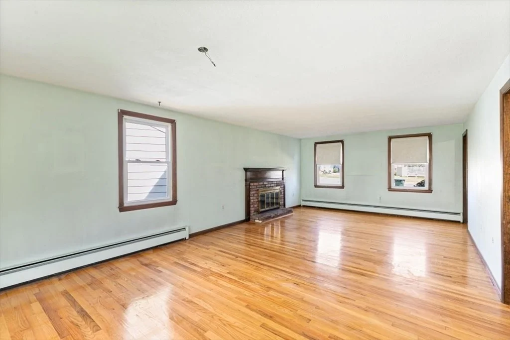 Photo of 21 Bayberry Rd