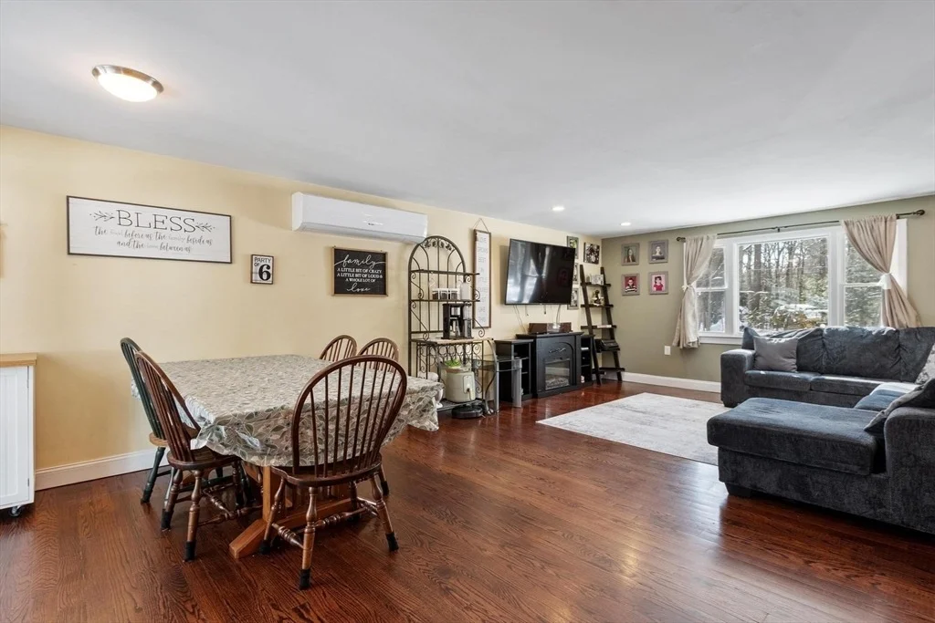 Photo of 6 Balsam Dr