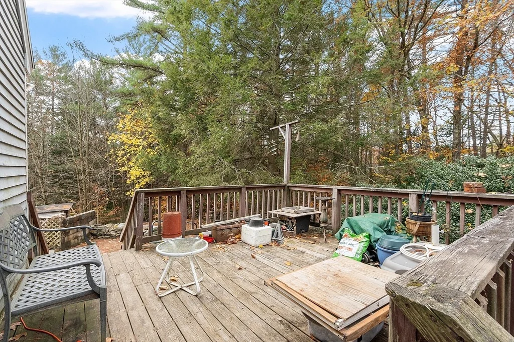 Photo of 321 Doe Valley Rd
