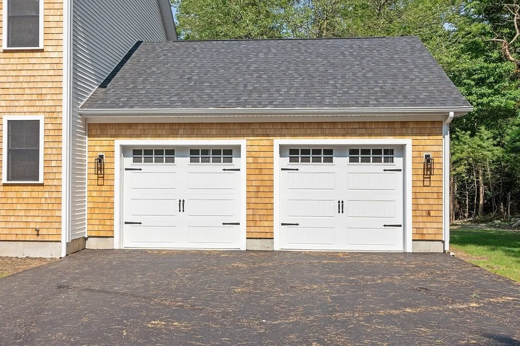 Photo of 383 Delano Rd