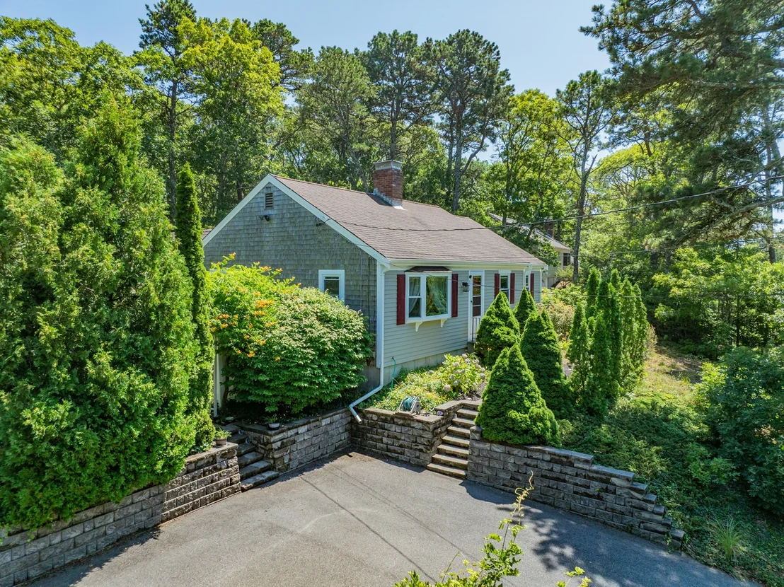 Photo of 937 Harwich Rd