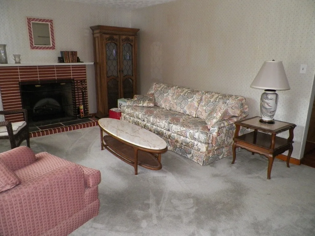 Photo of 7 Maple Ln