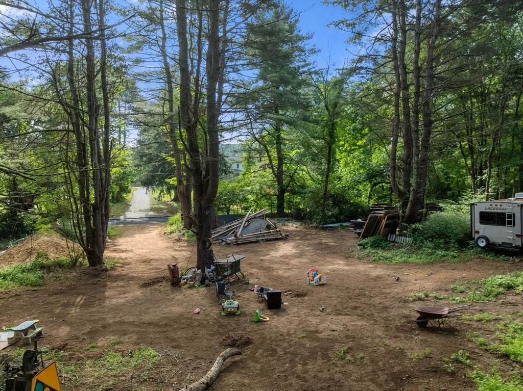 Photo of 305 Warren Rd