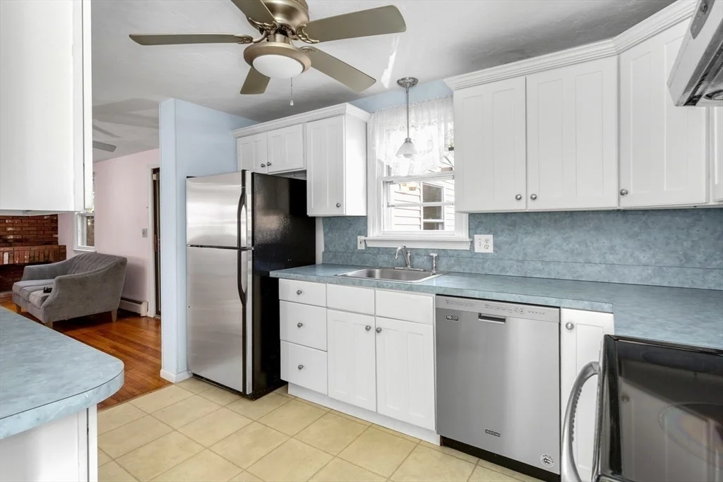 Photo of 955 Summer Street