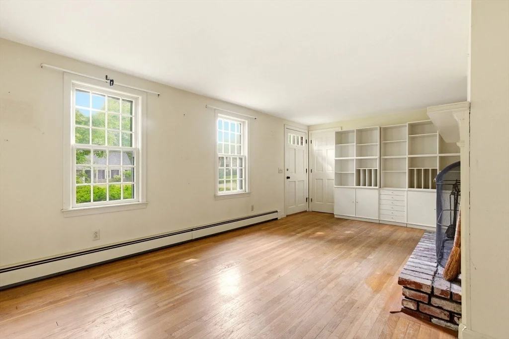 Photo of 93 Robbins Circle