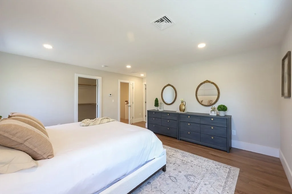 Photo of Unit UNIT18 at 27 Thomas Mann Circle