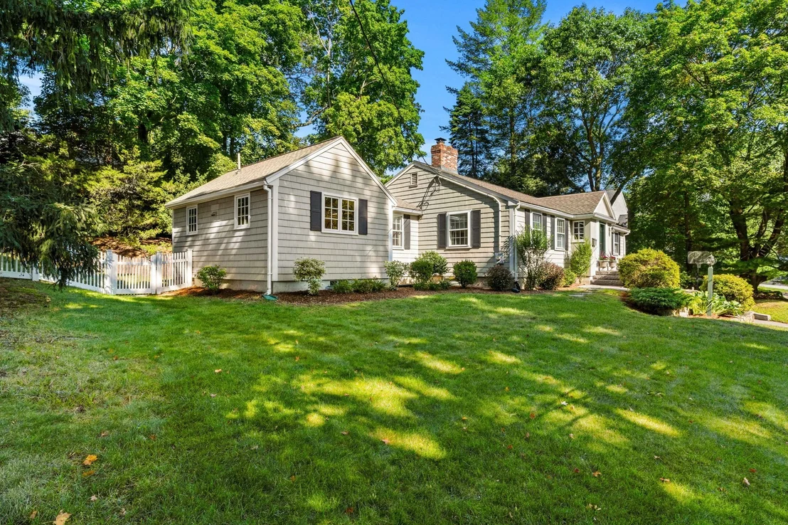 Photo of 5 Willowdale Rd