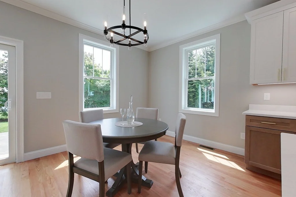 Photo of 10 Pleasant St