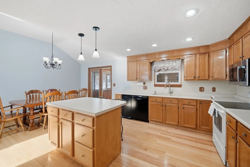 Photo of 69 Johansen Dr