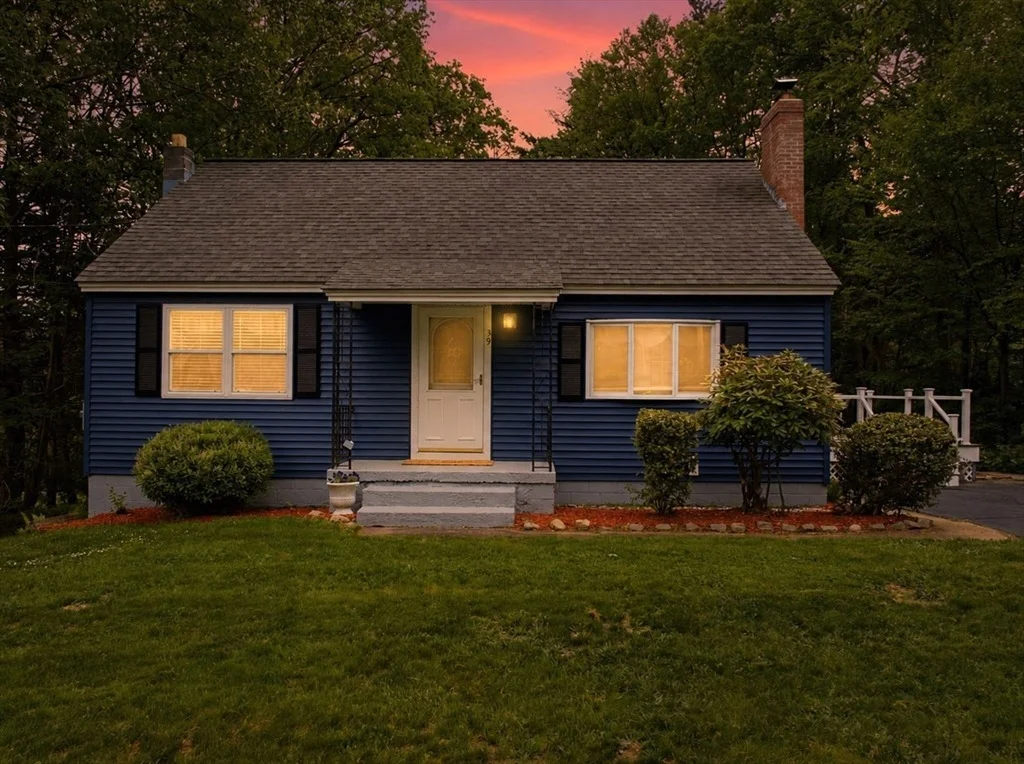 Photo of 39 N Common Rd
