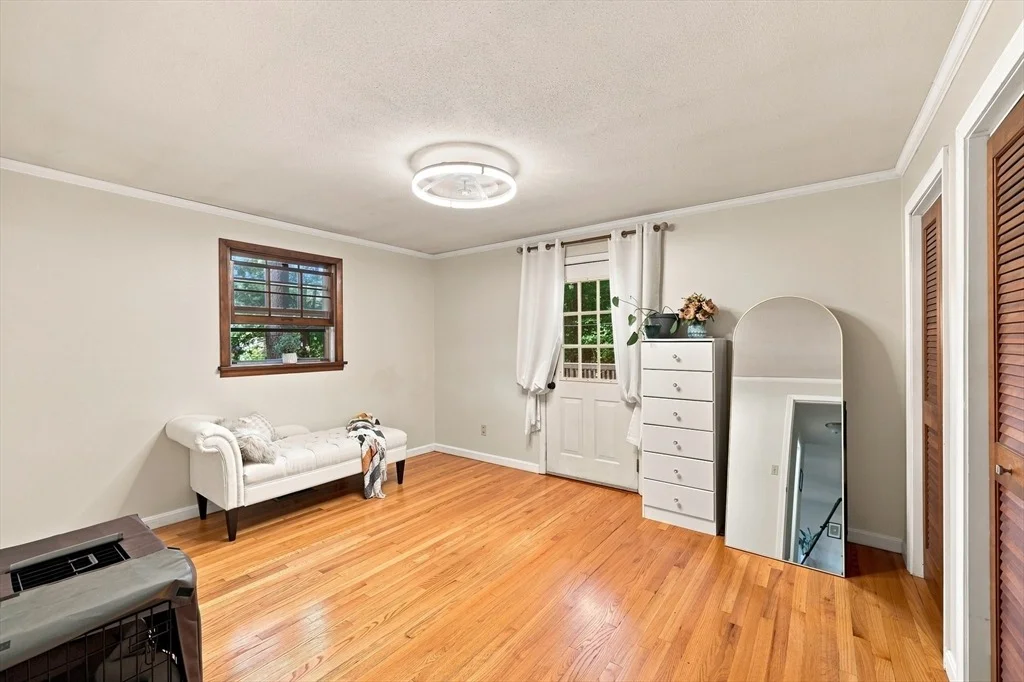 Photo of 93 Leno Rd