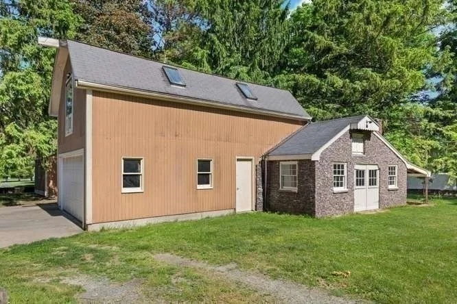Photo of 84 Walnut St