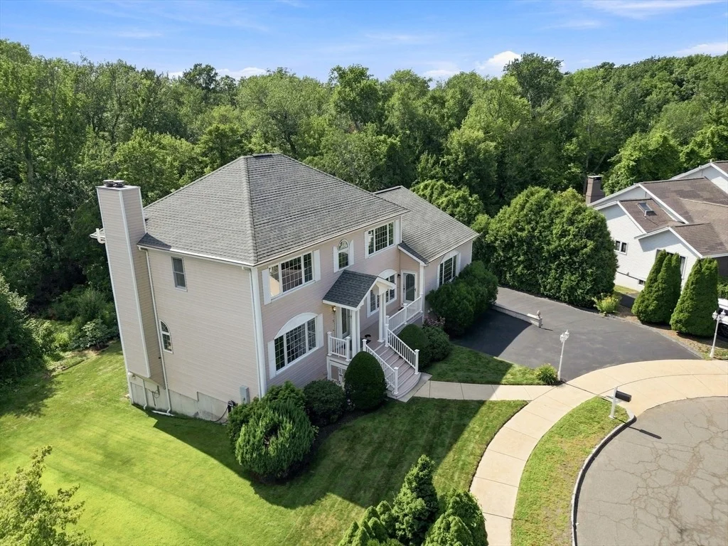 Photo of 9 Sullivan Cir