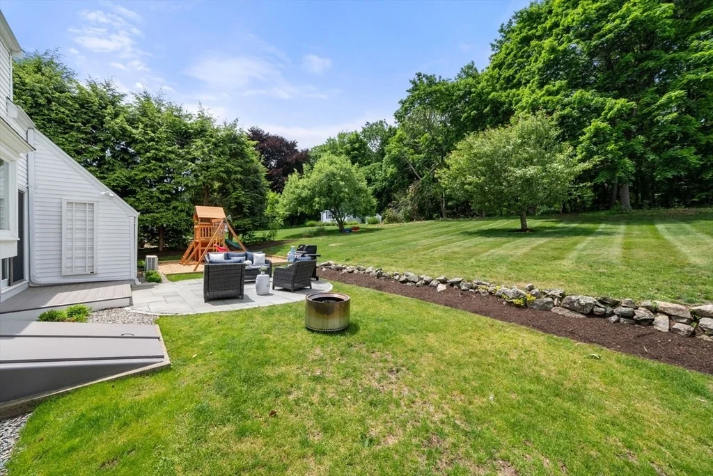 Photo of 37 Salisbury Dr