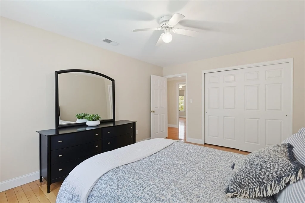 Photo of 8 Weyman Ln