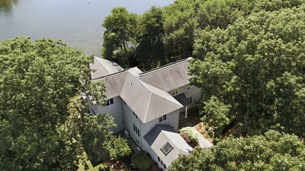 Photo of 34 Shirley Point Rd