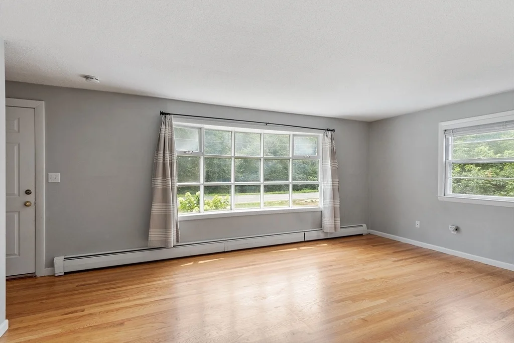 Photo of 374 Mill St Ext