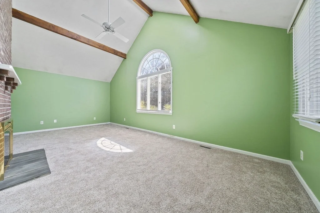 Photo of 75 Erica Dr