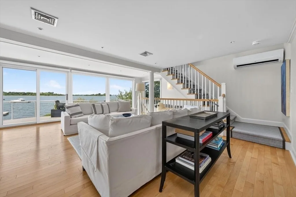 Photo of 9 Beach Road