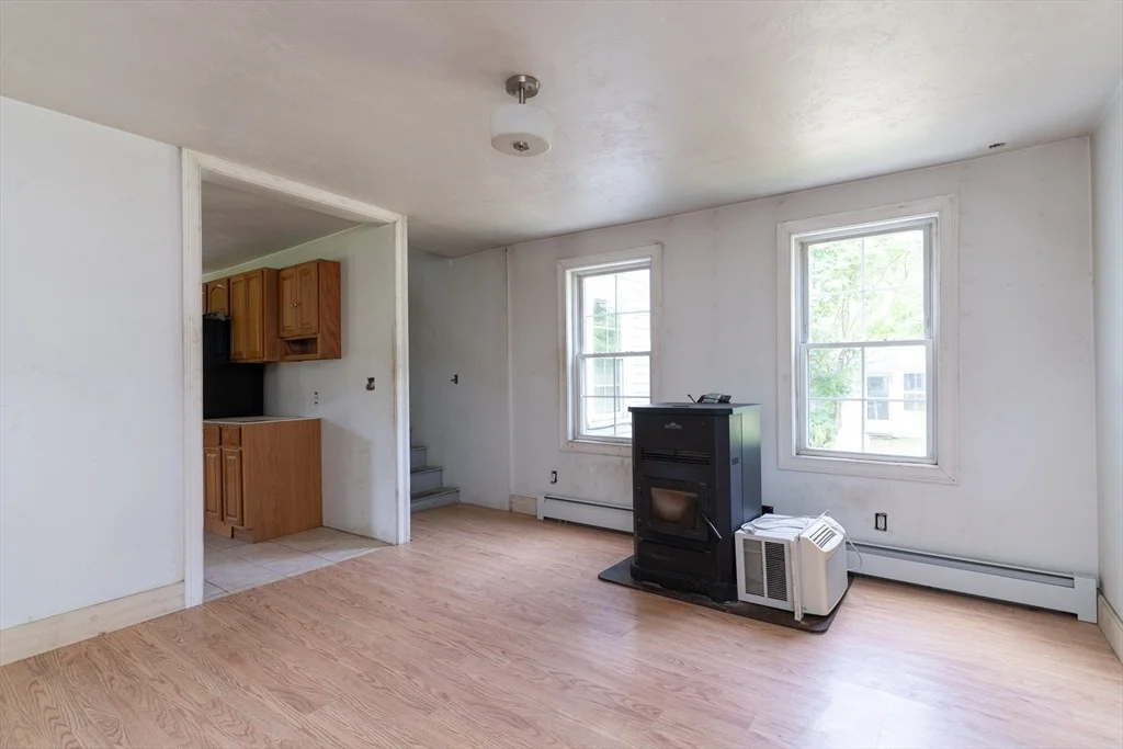 Photo of 1166 Main St