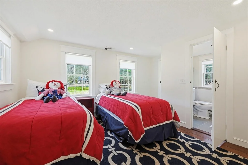 Photo of 122 Great Plain Ave
