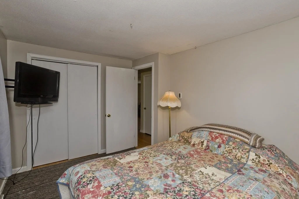 Photo of 125 Pondview Dr