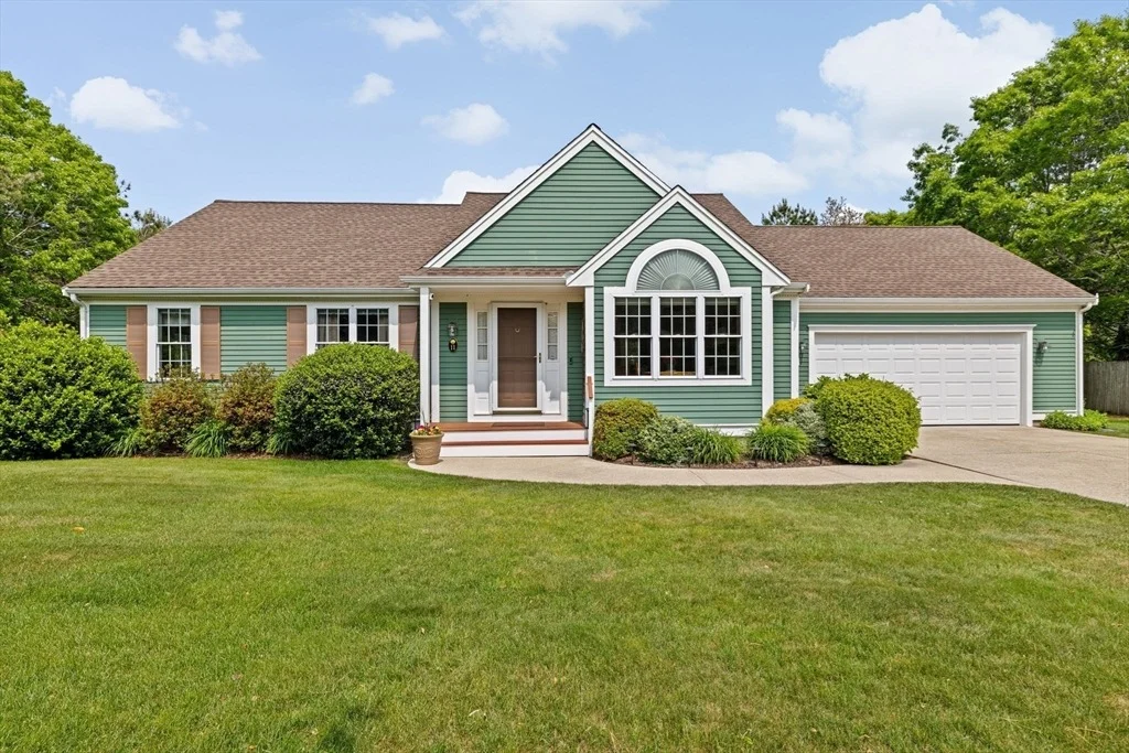 Photo of 11 Quashnet Woods Drive