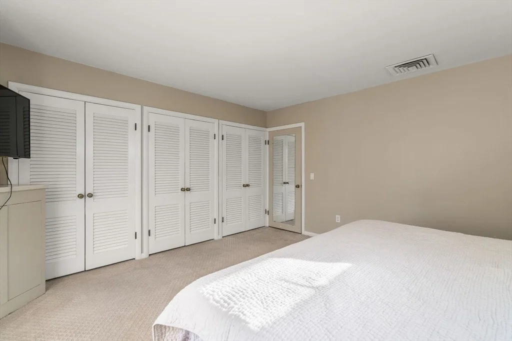Photo of 95 Zenith Dr