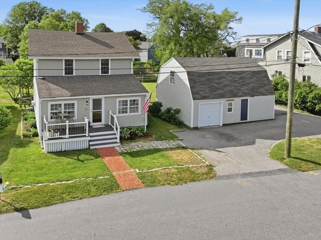 Photo of 13 6th Avenue