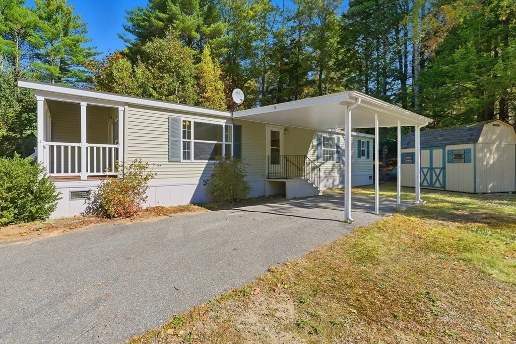 Photo of 15 Colonial Lane