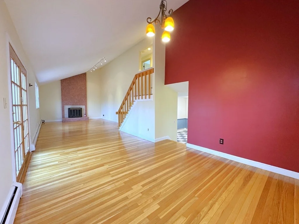 Photo of 78 Deerfield Rd