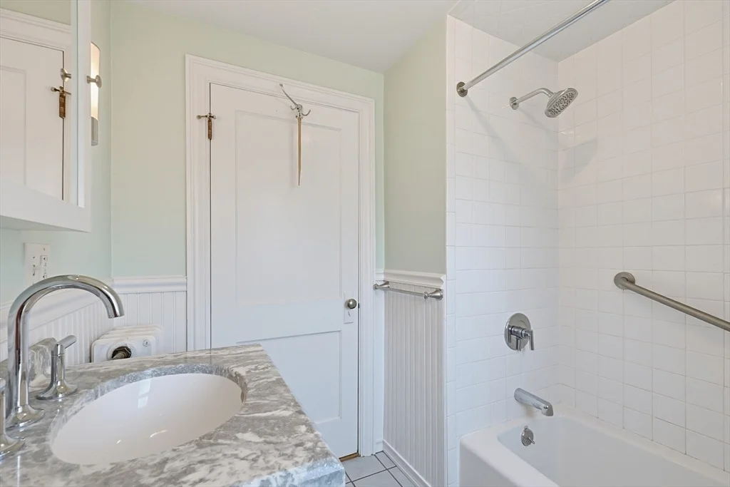 Photo of 255 Madison St