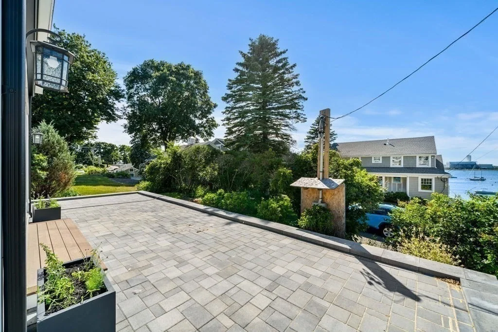 Photo of 10 Naugus Ave