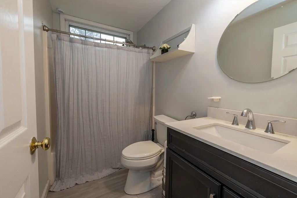 Photo of 142 River Rd
