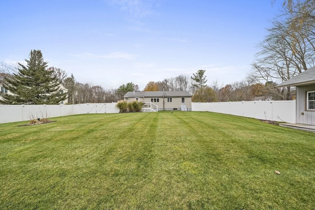 Photo of 2 Iris Ave