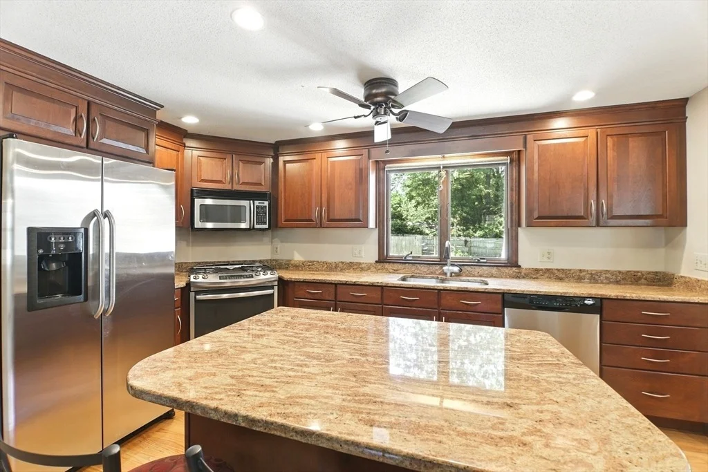 Photo of 230 Meadowlark Dr