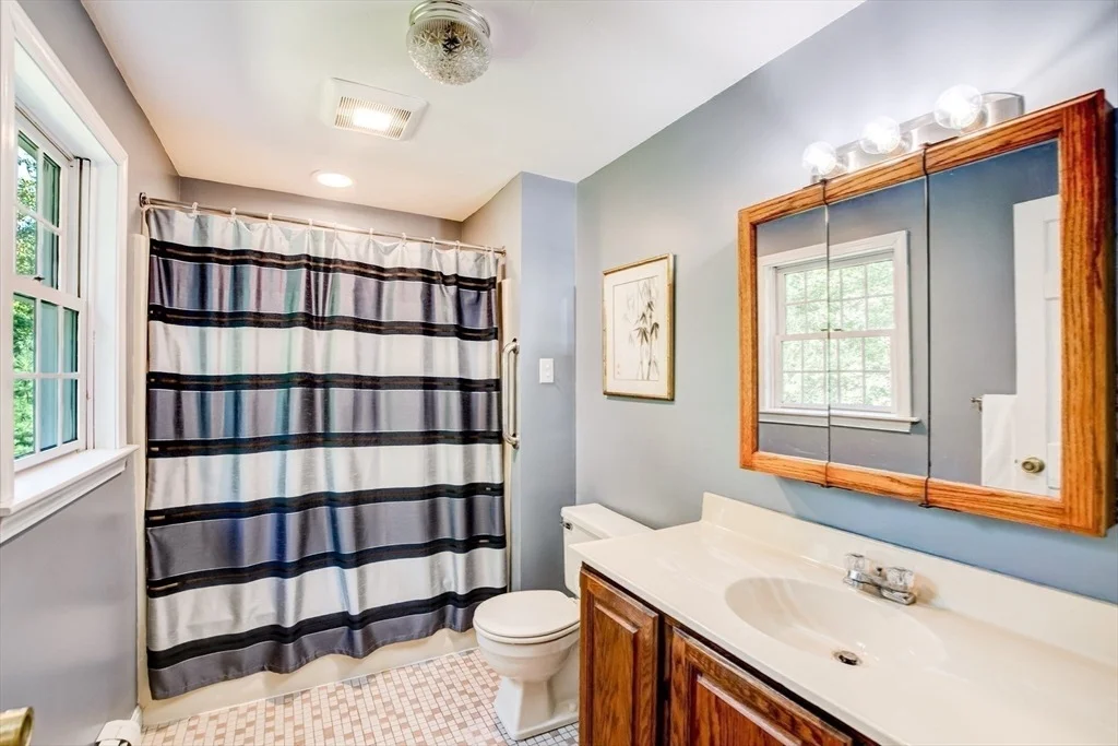 Photo of 70 Willard Road