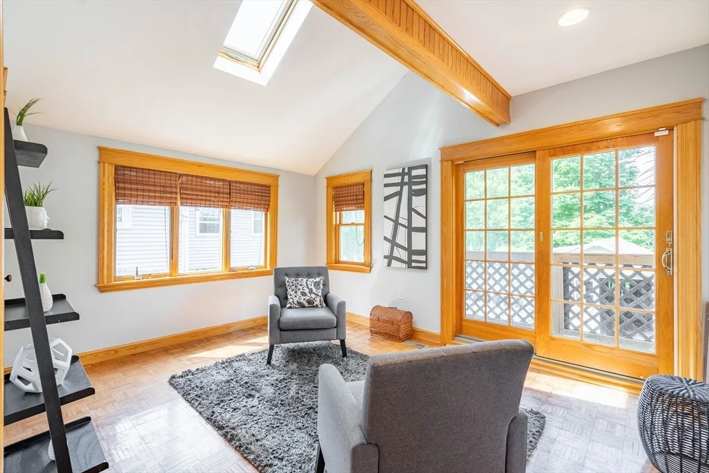 Photo of 204 Massasoit Rd