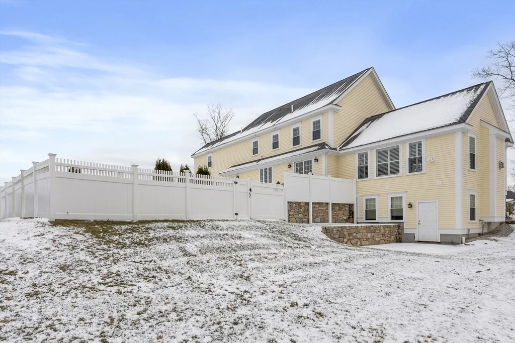 Photo of 64 Old Stone Cir