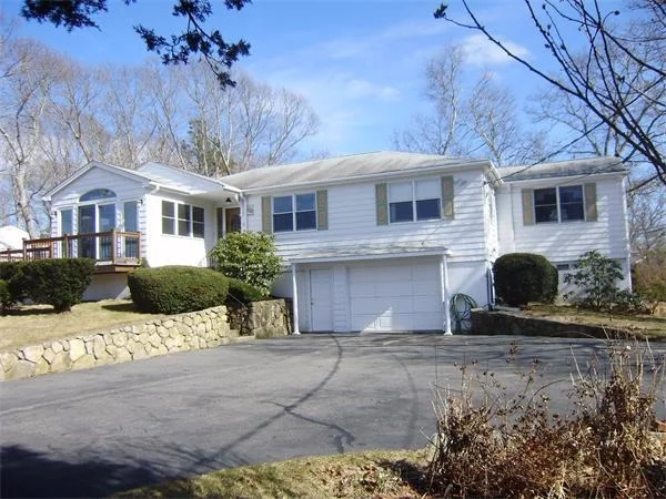 Photo of 2 Gilder Rd.
